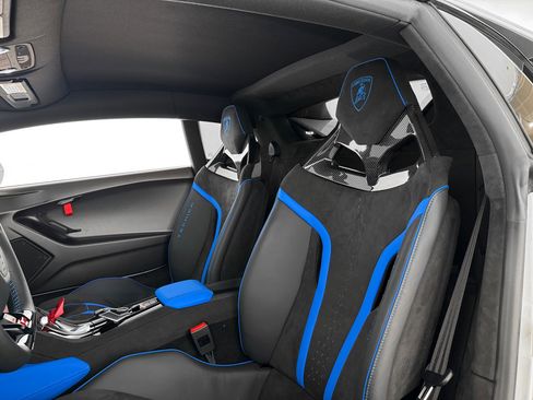 Used 2023 Lamborghini Huracan Tecnica RWD image 16