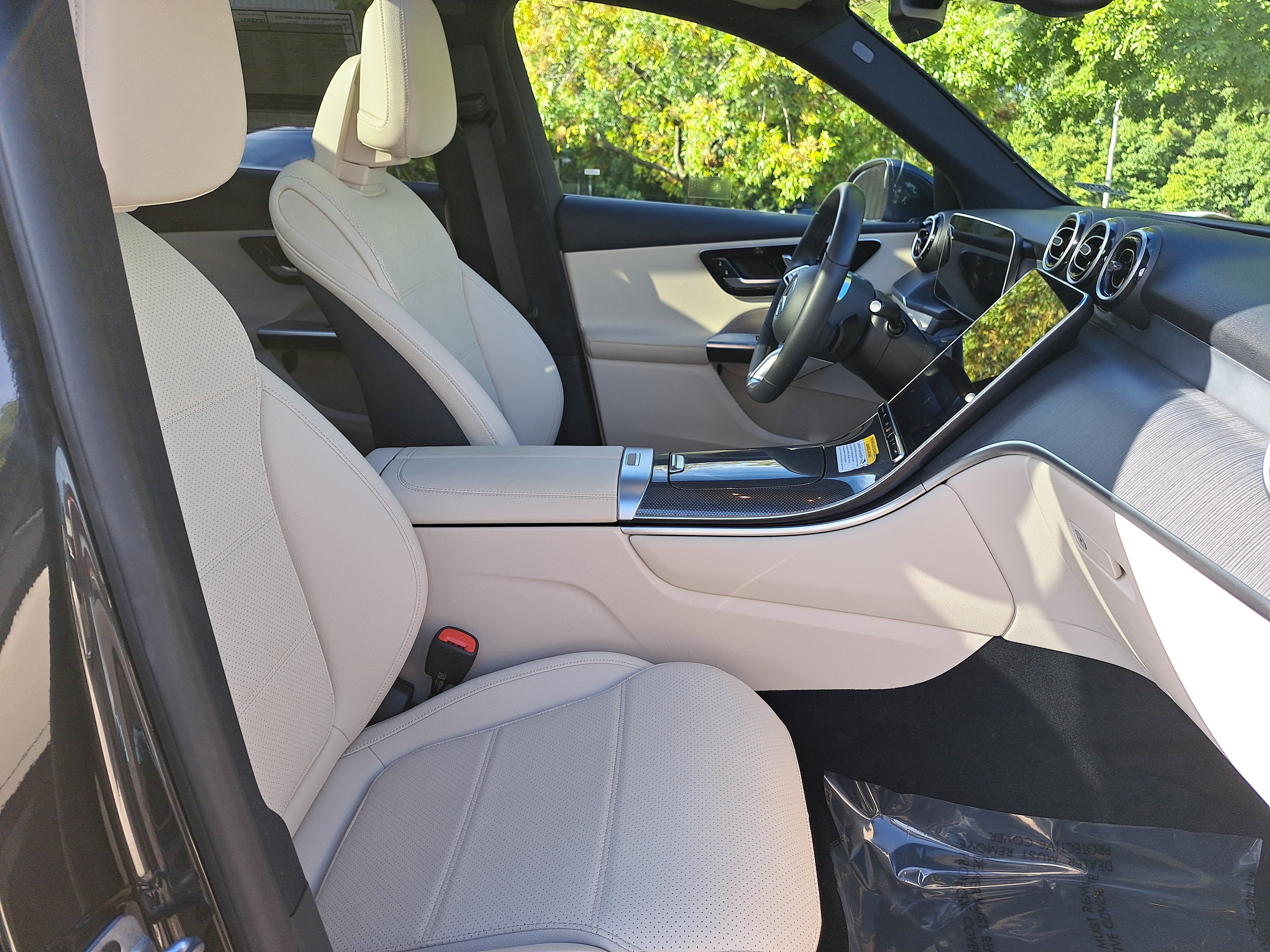 Used 2026 Mercedes-Benz GLC 300 4MATIC image 11
