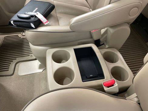 Used 2016 Nissan Quest SV w/ Leather Package FWD image 32