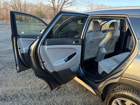 Used 2017 Hyundai Tucson SE image 24