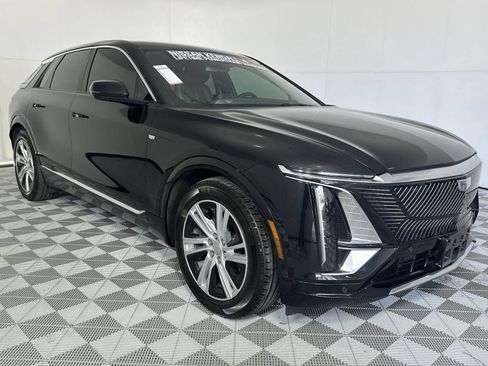 Used 2024 Cadillac Lyriq Tech RWD image 2
