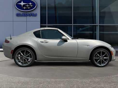 Used 2022 MAZDA MX-5 Miata RF Grand Touring RWD image 9