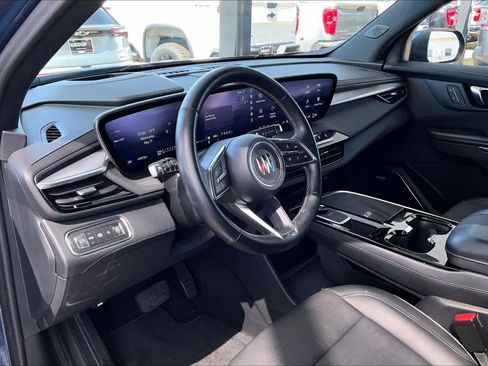 Used 2025 Buick Enclave Preferred w/ Power Package FWD image 17