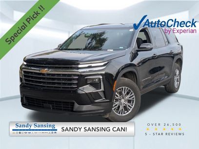 Used 2025 Chevrolet Traverse LT