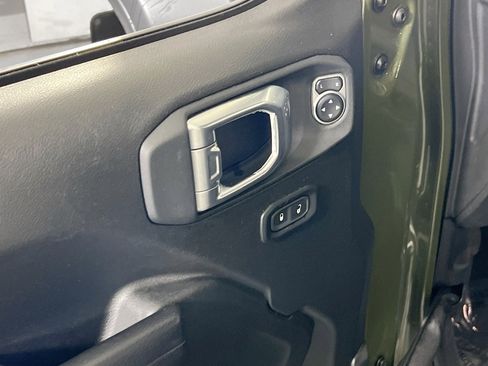Used 2023 Jeep Wrangler Willys image 17
