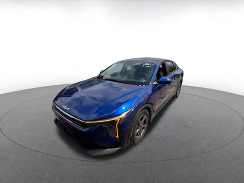 Used 2025 Kia K4 LXS image 4