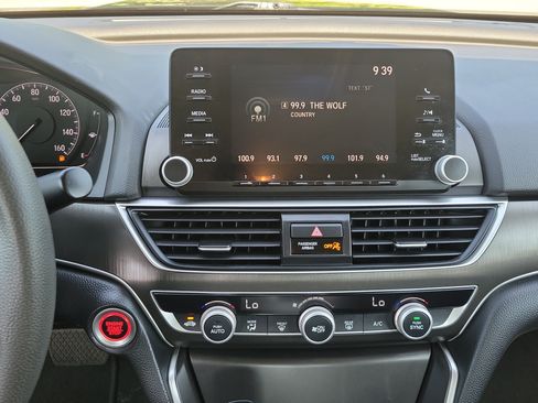 Used 2019 Honda Accord LX image 25
