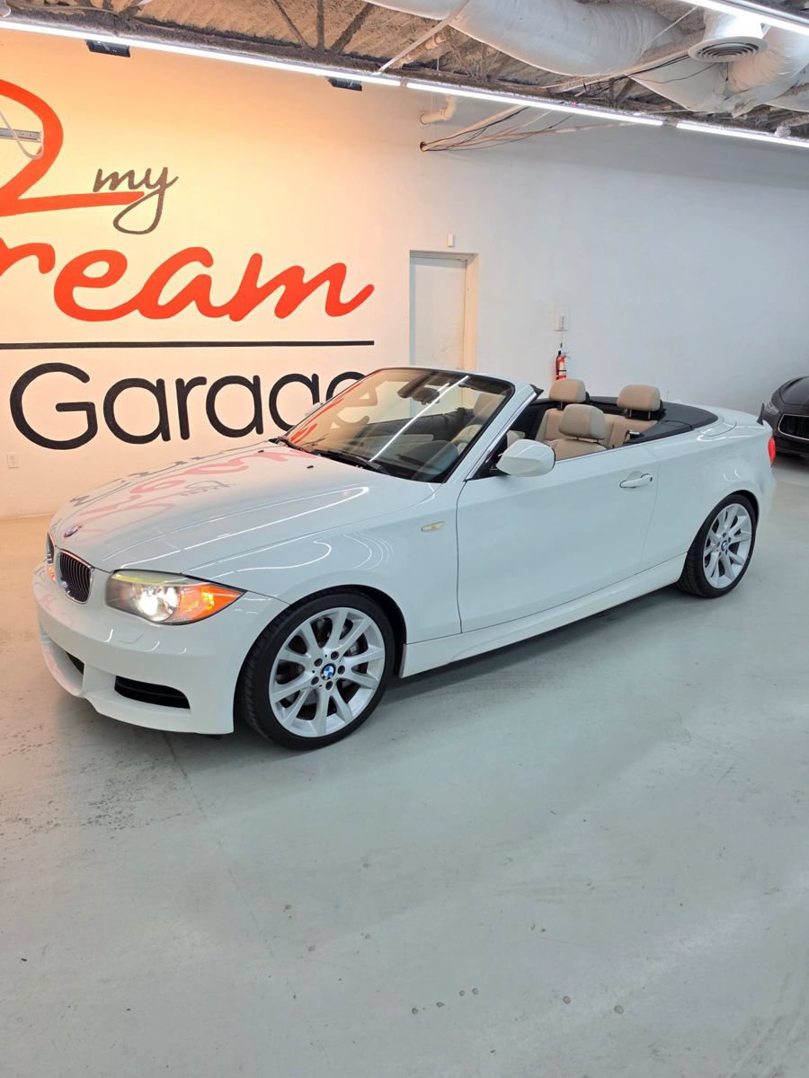 Used 2013 BMW 135i Convertible RWD image 2