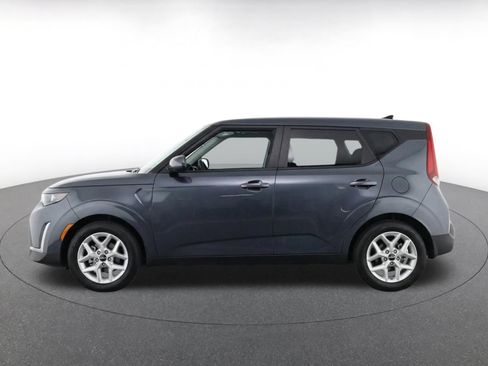 Used 2025 Kia Soul LX w/ LX Technology Package FWD image 5