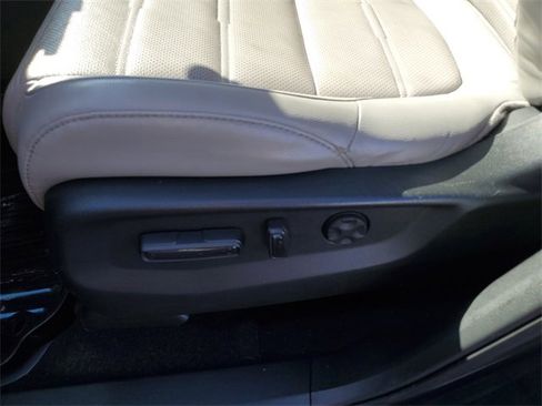 Used 2018 Honda CR-V EX-L image 17