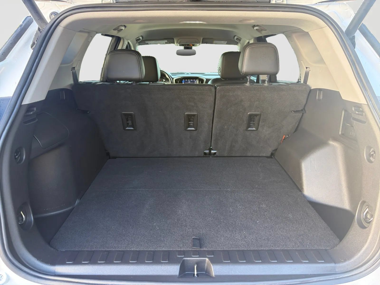 Used 2022 GMC Terrain SLT w/ LPO, Floor Liner Package AWD/4WD image 16