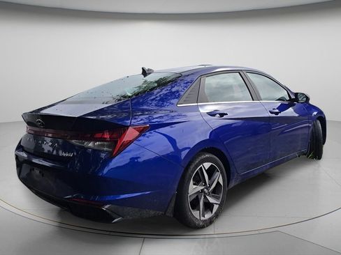 Used 2023 Hyundai Elantra Limited w/ Cargo Package image 4