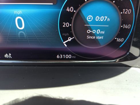 Used 2024 Volkswagen Atlas Cross Sport SE FWD image 48