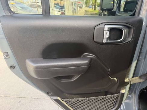 Used 2025 Jeep Wrangler Unlimited Rubicon 4xe AWD/4WD image 14