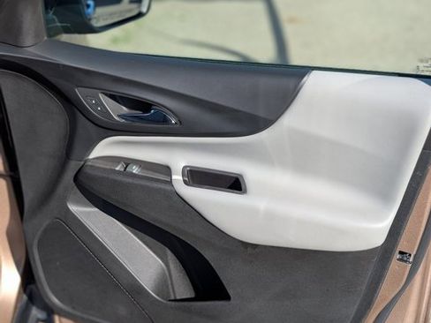 Used 2019 Chevrolet Equinox LT image 5