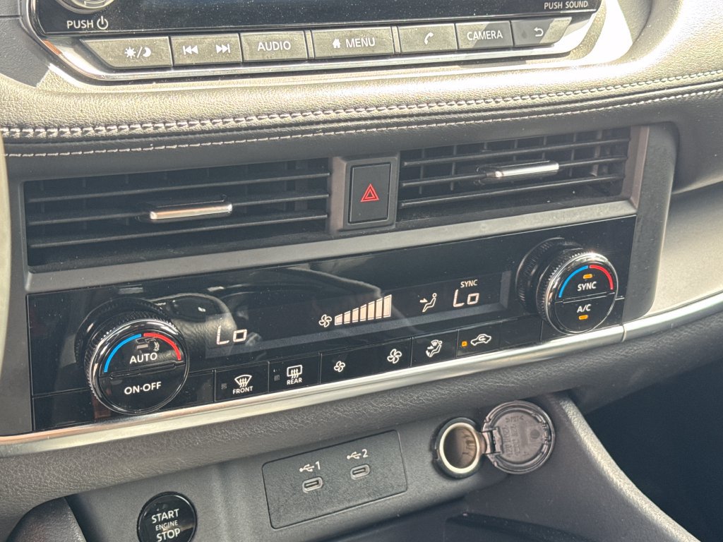 Used 2025 Nissan Rogue SV FWD image 21