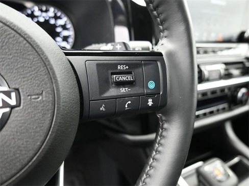 Used 2024 Nissan Pathfinder SL image 29