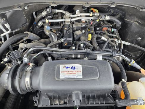Used 2022 Ford Explorer XLT w/ Equipment Group 202A RWD image 31
