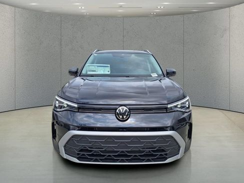 New 2026 Volkswagen Taos SE FWD image 8