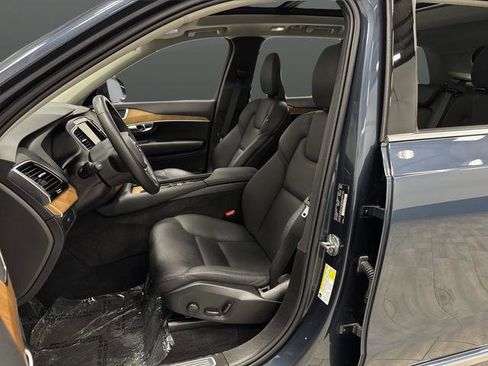 Used 2024 Volvo XC90 B5 Plus image 4
