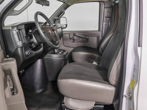 Used 2024 GMC Savana 2500 w/ Driver Convenience Package RWD image 6