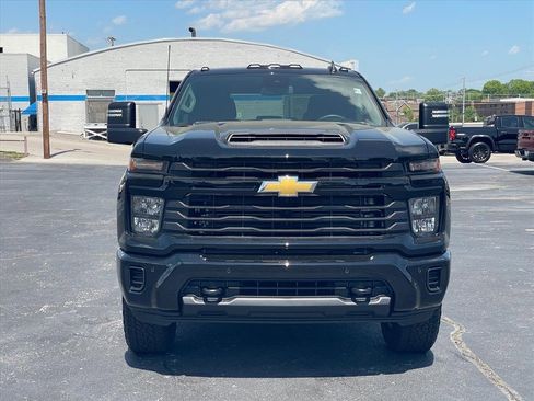 New 2026 Chevrolet Silverado 2500 Custom w/ Custom Value Package AWD/4WD image 2