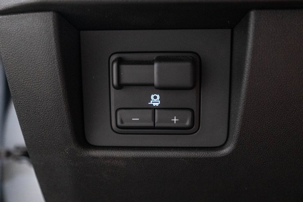 Used 2024 GMC Canyon AT4 w/ Technology Package AWD/4WD image 22