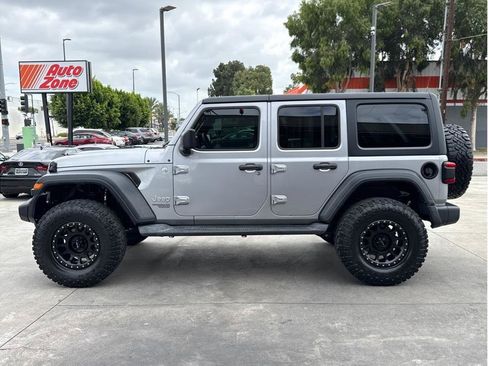 Used 2018 Jeep Wrangler Unlimited Sport S AWD/4WD image 4