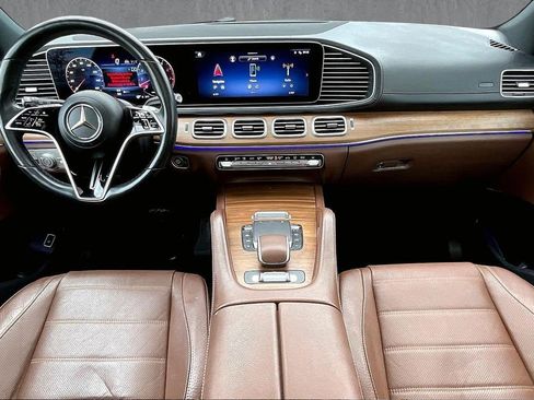 Used 2024 Mercedes-Benz GLS 450 4MATIC image 7