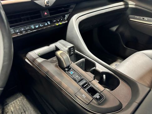 Used 2023 Toyota Crown Platinum AWD/4WD image 11