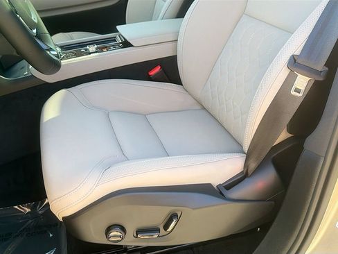 New 2026 Volvo XC90 T8 Plus w/ Protection Package Premier AWD/4WD image 19