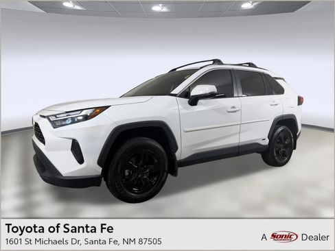 Used 2022 Toyota RAV4 XLE image 1