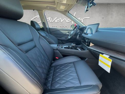 New 2026 Nissan Rogue Platinum AWD/4WD image 25