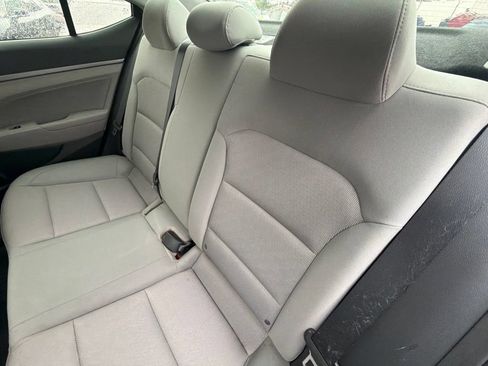 Used 2017 Hyundai Elantra SE FWD image 9