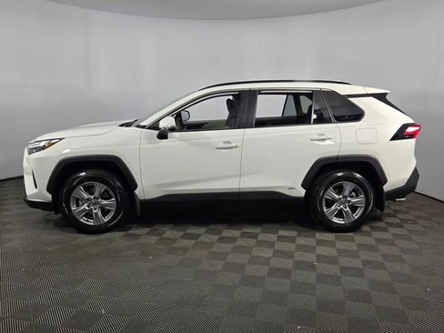 Used 2025 Toyota RAV4 XLE AWD/4WD image 10