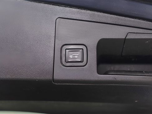 Used 2019 Cadillac XT5 Luxury image 40