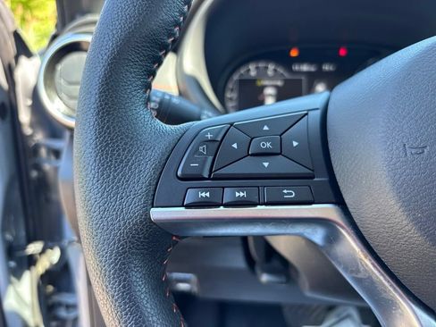 Used 2024 Nissan Kicks SR w/ SR Premium Package FWD image 20