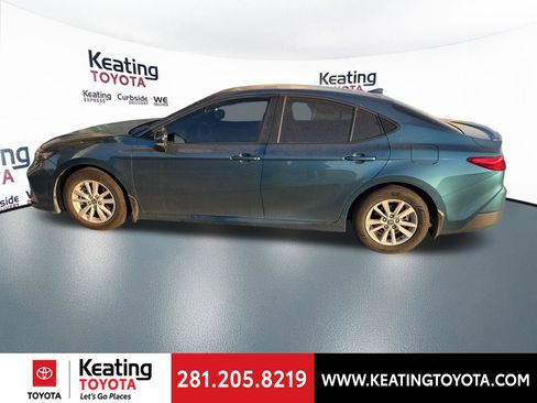 Used 2025 Toyota Camry LE image 4