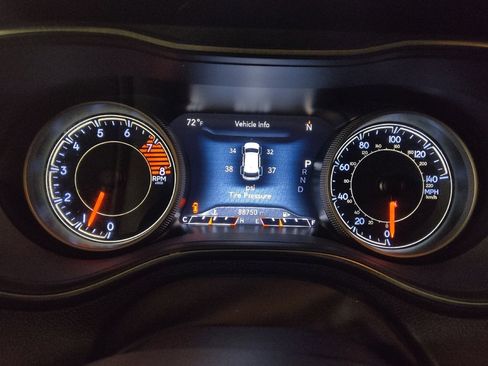Used 2019 Jeep Cherokee Limited AWD/4WD image 23