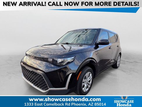 Used 2025 Kia Soul LX FWD image 1