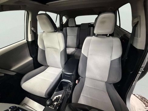 Used 2013 Toyota RAV4 XLE image 16