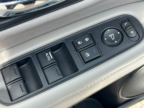 Used 2016 Honda HR-V LX image 10