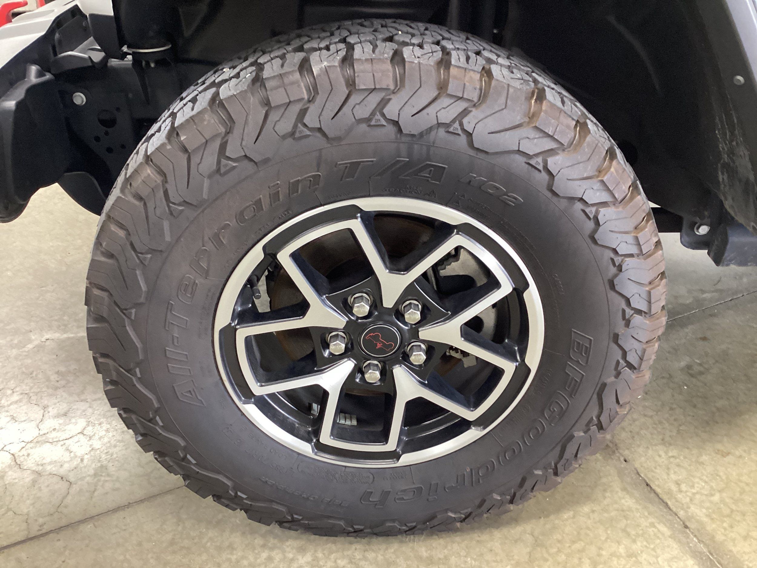 Used 2025 Jeep Wrangler Unlimited Rubicon w/ Convenience Group AWD/4WD image 9