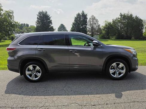 Used 2016 Toyota Highlander Limited AWD/4WD image 5