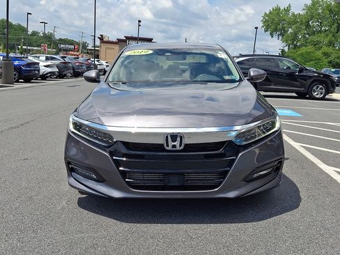 Used 2019 Honda Accord Touring image 2