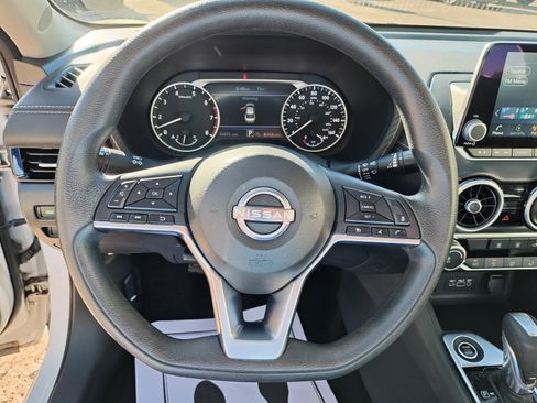 Used 2024 Nissan Sentra SV FWD image 17