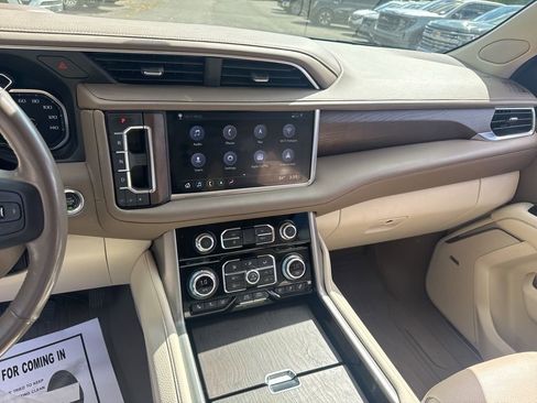 Certified 2021 GMC Yukon Denali w/ Denali Premium Package AWD/4WD image 11