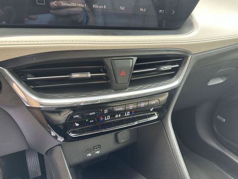 Used 2024 Buick Encore GX Avenir w/ Avenir Convenience Package AWD/4WD image 33