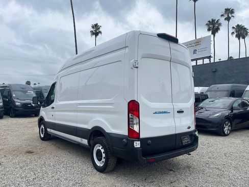Used 2022 Ford E-Transit 148 High Roof w/ Load Area Protection Package image 9