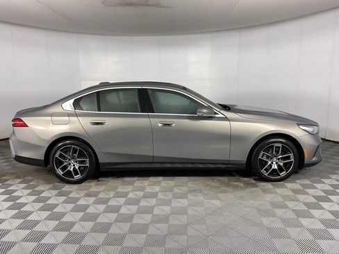 New 2026 BMW 530i xDrive w/ Premium Package image 25